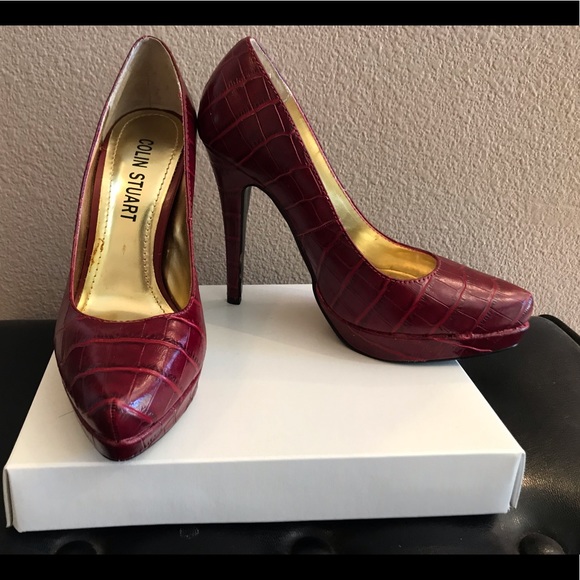 Red Pumps - Picture 2 of 3